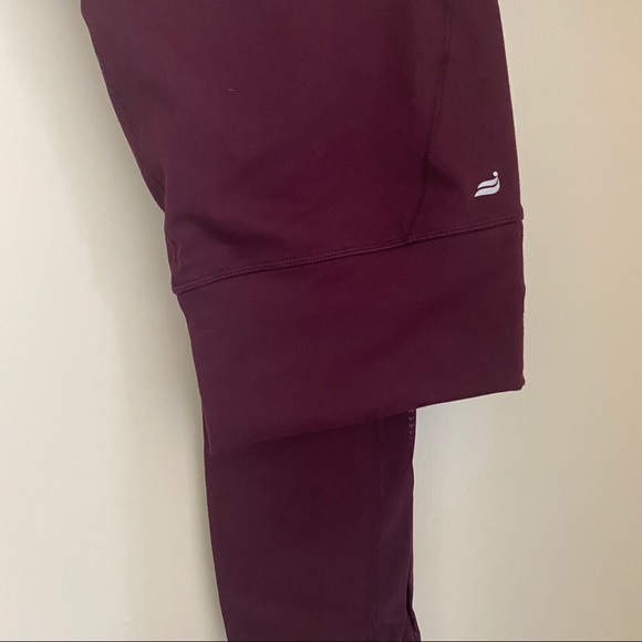 Mila high-waisted pocket Capri leggings